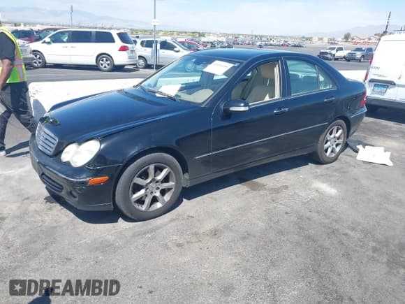 ✅ 2007 Mercedes-Benz C 280 Luxury • VIN: WDBRF92H77F932070 • Lot: 42151190. Wystawiony na IAAI z przebiegiem 142 571 mil. Bezpłatny archiwum sprzedaży aukcyjnych z USA i szczegółowy raport historii pojazdu na DreamBid. Zdjęcie 2.