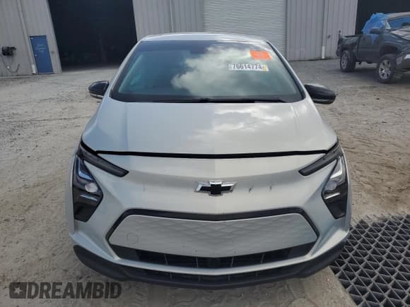 ✅ 2022 Chevrolet Bolt EV 1LT • VIN: 1G1FW6S04N4106243 • Lot: 76614774. Wystawiony na Copart z przebiegiem 13 898 mil. Bezpłatny archiwum sprzedaży aukcyjnych z USA i szczegółowy raport historii pojazdu na DreamBid. Zdjęcie 5.