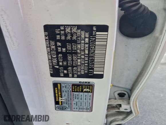 ✅ 2017 Hyundai Santa Fe 2.4L • VIN: 5XYZT3LB2HG403741 • Лот: 96082615. Опубликован ранее на Copart с пробегом 205 136 миль. Бесплатный доступ к архиву аукционных продаж из США и подробный отчёт об истории автомобиля на DreamBid. Изображение 13.