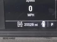 ✅ 2023 Chevrolet Silverado 1500 Work Truck • VIN: 1GCRDAED8PZ142227 • Lot: 43235296. Wystawiony na IAAI z przebiegiem 20 029 mil. Bezpłatny archiwum sprzedaży aukcyjnych z USA i szczegółowy raport historii pojazdu na DreamBid. Zdjęcie 15.