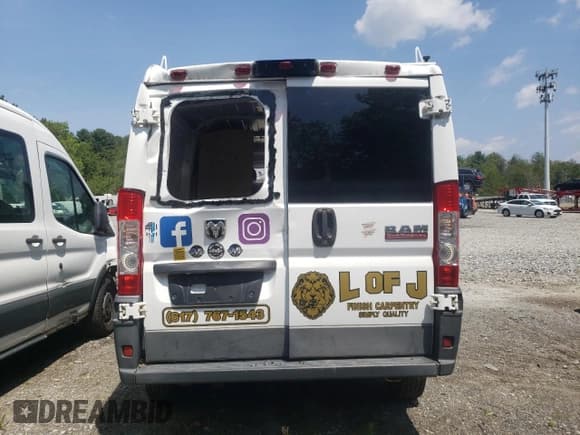 ✅ 2018 Ram ProMaster Cargo • VIN: 3C6TRVAG1JE104170 • Lot: 66542815. Wystawiony na Copart z przebiegiem Nie podano. Bezpłatny archiwum sprzedaży aukcyjnych z USA i szczegółowy raport historii pojazdu na DreamBid. Zdjęcie 6.