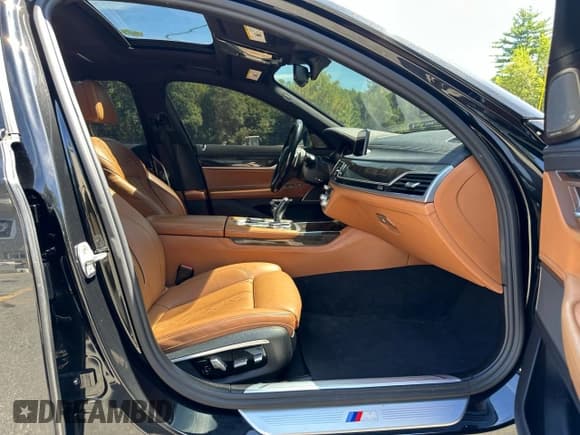 ✅ 2016 BMW 7 Series 750i • VIN: WBA7F0C54GGM20864 • Lot: 69607555. Listed on Copart with 98,492 mi. Free auction sales archive from the USA and detailed vehicle history report at DreamBid. Image 6.