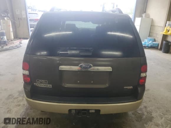 ✅ 2006 Ford Explorer Eddie Bauer • VIN: 1FMEU64E36ZA26238 • Лот: 52496495. Опубликован ранее на Copart с пробегом 259 803 миль. Бесплатный доступ к архиву аукционных продаж из США и подробный отчёт об истории автомобиля на DreamBid. Изображение 6.