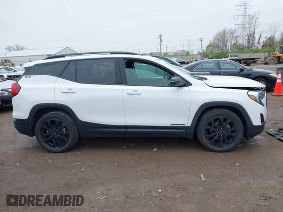 ✅ 2021 GMC Terrain SLE • VIN: 3GKALMEV9ML381769 • Lot: 42011987. Wystawiony na IAAI z przebiegiem 82 695 mil. Bezpłatny archiwum sprzedaży aukcyjnych z USA i szczegółowy raport historii pojazdu na DreamBid. Zdjęcie 14.