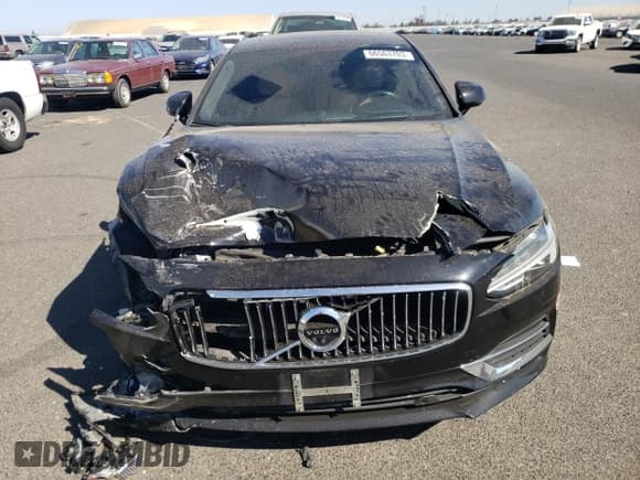 ✅ 2018 Volvo S90 Inscription • VIN: LVYBC0AL4JP028393 • Лот: 66563703. Опубликован ранее на Copart с пробегом 101 506 миль. Бесплатный доступ к архиву аукционных продаж из США и подробный отчёт об истории автомобиля на DreamBid. Изображение 5.