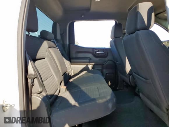 ✅ 2023 Chevrolet Silverado 1500 Custom • VIN: 1GCPABEK0PZ139861 • Lot: 71913635. Wystawiony na Copart z przebiegiem 43 641 mil. Bezpłatny archiwum sprzedaży aukcyjnych z USA i szczegółowy raport historii pojazdu na DreamBid. Zdjęcie 10.