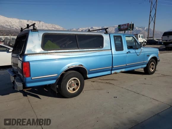 ✅ 1993 Ford F-150 • VIN: 1FTEX15N6PKB47692 • Lot: 43487355. Wystawiony na Copart z przebiegiem 129 417 mil. Bezpłatny archiwum sprzedaży aukcyjnych z USA i szczegółowy raport historii pojazdu na DreamBid. Zdjęcie 3.
