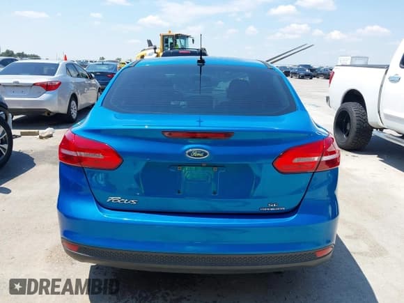 ✅ 2016 Ford Focus SE • VIN: 1FADP3F22GL314965 • Lot: 43073881. Wystawiony na IAAI z przebiegiem 126 844 mil. Bezpłatny archiwum sprzedaży aukcyjnych z USA i szczegółowy raport historii pojazdu na DreamBid. Zdjęcie 16.