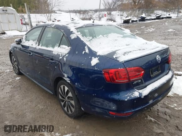 ✅ 2014 Volkswagen Jetta Hybrid • VIN: 3VW637AJ1EM317465 • Lot: 43665857. Wystawiony na IAAI z przebiegiem 149 785 mil. Bezpłatny archiwum sprzedaży aukcyjnych z USA i szczegółowy raport historii pojazdu na DreamBid. Zdjęcie 3.