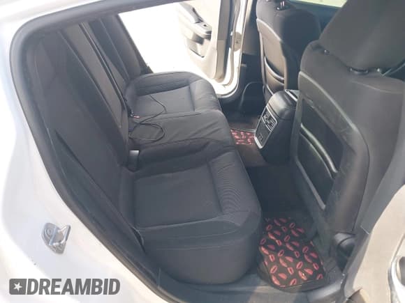 ✅ 2018 Dodge Charger SXT Plus • VIN: 2C3CDXHGXJH143518 • Лот: 43190261. Опубликован ранее на IAAI с пробегом 232 900 миль. Бесплатный доступ к архиву аукционных продаж из США и подробный отчёт об истории автомобиля на DreamBid. Изображение 8.