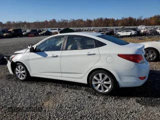 ✅ 2013 Hyundai Accent GLS • VIN: KMHCU4AE8DU379469 • Лот: 77392554. Опубликован ранее на Copart с пробегом 19 518 миль. Бесплатный доступ к архиву аукционных продаж из США и подробный отчёт об истории автомобиля на DreamBid. Изображение 2.