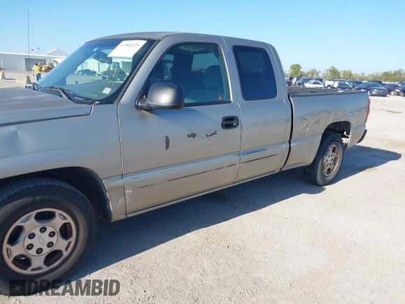 ✅ 2003 Chevrolet Silverado 1500 LS • VIN: 2GCEC19V931327782 • Лот: 43488220. Опубликован ранее на IAAI с пробегом 267 119 миль. Бесплатный доступ к архиву аукционных продаж из США и подробный отчёт об истории автомобиля на DreamBid. Изображение 6.