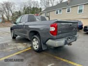 ✅ 2018 Toyota Tundra SR • VIN: 5TFUM5F10JX078287 • Лот: 95252935. Опубликован ранее на Copart с пробегом Не указан. Бесплатный доступ к архиву аукционных продаж из США и подробный отчёт об истории автомобиля на DreamBid. Изображение 2.