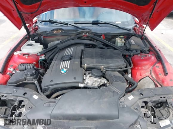 ✅ 2011 BMW Z4 sDrive35i • VIN: WBALM7C5XBE384308 • Lot: 42645162. Listed on IAAI with 92,726 mi. Free auction sales archive from the USA and detailed vehicle history report at DreamBid. Image 10.