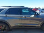 ✅ 2022 Ford Explorer ST • VIN: 1FM5K8GC7NGB56366 • Lot: 43374875. Wystawiony na IAAI z przebiegiem 40 511 mil. Bezpłatny archiwum sprzedaży aukcyjnych z USA i szczegółowy raport historii pojazdu na DreamBid. Zdjęcie 13.