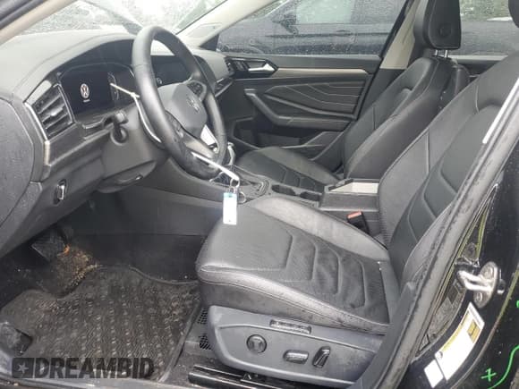 ✅ 2022 Volkswagen Jetta SEL • VIN: 3VWGM7BU5NM032553 • Лот: 60744665. Опубликован ранее на Copart с пробегом 60 245 миль. Бесплатный доступ к архиву аукционных продаж из США и подробный отчёт об истории автомобиля на DreamBid. Изображение 7.