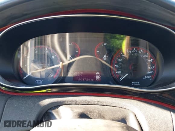 ✅ 2015 Dodge Dart SXT • VIN: 1C3CDFBB3FD267044 • Lot: 43789433. Wystawiony na IAAI z przebiegiem 201 739 mil. Bezpłatny archiwum sprzedaży aukcyjnych z USA i szczegółowy raport historii pojazdu na DreamBid. Zdjęcie 7.