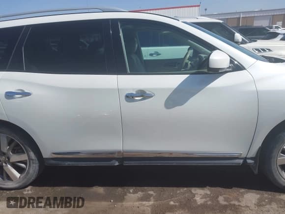✅ 2015 Nissan Pathfinder Platinum • VIN: 5N1AR2MM4FC628293 • Lot: 42010960. Listed on IAAI with 277,016 mi. Free auction sales archive from the USA and detailed vehicle history report at DreamBid. Image 13.