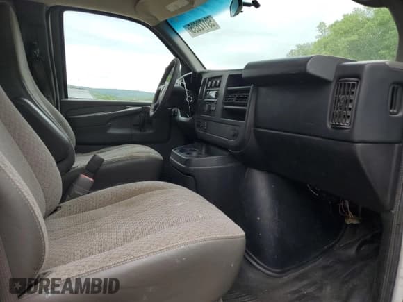 ✅ 2014 GMC Savana Cargo • VIN: 1GTW7FCA0E1211441 • Lot: 59172695. Listed on Copart with 233,279 mi. Free auction sales archive from the USA and detailed vehicle history report at DreamBid. Image 11.