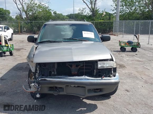 ✅ 2001 Chevrolet Blazer LT • VIN: 1GNDT13WX12114776 • Lot: 42311346. Wystawiony na IAAI z przebiegiem 169 630 mil. Bezpłatny archiwum sprzedaży aukcyjnych z USA i szczegółowy raport historii pojazdu na DreamBid. Zdjęcie 13.