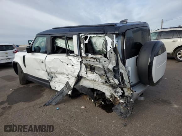 ✅ 2024 Land Rover Defender S • VIN: SALEJ7EXXR2284281 • Лот: 91698805. Опубликован ранее на Copart с пробегом 28 396 миль. Бесплатный доступ к архиву аукционных продаж из США и подробный отчёт об истории автомобиля на DreamBid. Изображение 2.