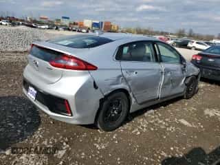 2018 Hyundai Ioniq SEL z VIN KMHC75LC1JU060130, wystawiony jako Copart lot #48997114 z przebiegiem 97 918 mil mil oraz . Historia ofert i sprzedaży dostępna na DreamBid. Obrazek 3.