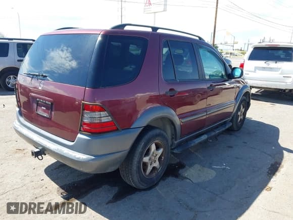 ✅ 1998 Mercedes-Benz M 320/430/500 • VIN: 4JGAB54E6WA018938 • Lot: 42926588. Listed on IAAI with 113,153 mi. Free auction sales archive from the USA and detailed vehicle history report at DreamBid. Image 4.