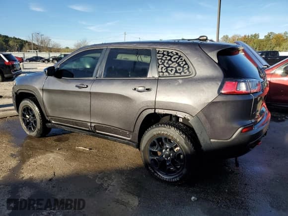 ✅ 2022 Jeep Cherokee Trailhawk • VIN: 1C4PJMBX8ND532139 • Lot: 87020215. Listed on Copart with 30,875 mi. Free auction sales archive from the USA and detailed vehicle history report at DreamBid. Image 2.