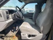 ✅ 2000 Ford F-250 XL • VIN: 1FTNX21LXYEC76111 • Lot: 65824345. Wystawiony na Copart z przebiegiem 355 648 mil. Bezpłatny archiwum sprzedaży aukcyjnych z USA i szczegółowy raport historii pojazdu na DreamBid. Zdjęcie 7.