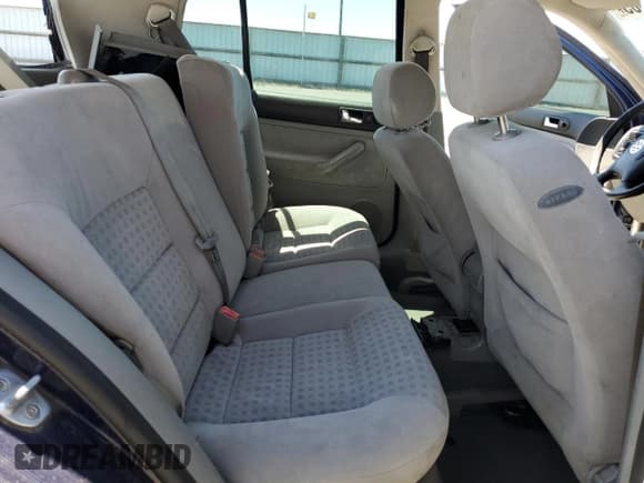 ✅ 2001 Volkswagen Golf GLS • VIN: 9BWGT61J914057698 • Лот: 58576605. Опубликован ранее на Copart с пробегом 270 209 миль. Бесплатный доступ к архиву аукционных продаж из США и подробный отчёт об истории автомобиля на DreamBid. Изображение 10.