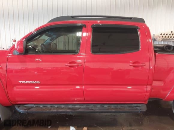 ✅ 2006 Toyota Tacoma • VIN: 5TEMU52N56Z306373 • Lot: 40209717. Wystawiony na IAAI z przebiegiem 136 352 mil. Bezpłatny archiwum sprzedaży aukcyjnych z USA i szczegółowy raport historii pojazdu na DreamBid. Zdjęcie 15.