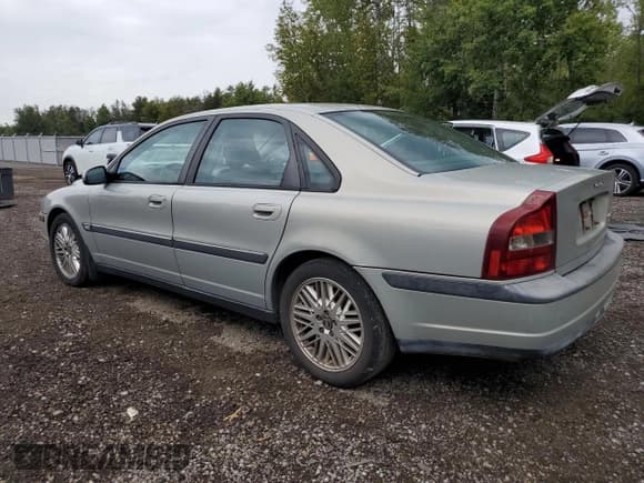 ✅ 2001 Volvo S80 • VIN: YV1TS94D711150461 • Лот: 70558494. Опубликован ранее на Copart с пробегом 244 539 миль. Бесплатный доступ к архиву аукционных продаж из США и подробный отчёт об истории автомобиля на DreamBid. Изображение 2.