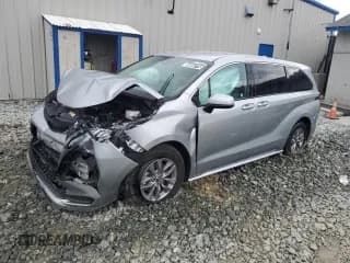 ✅ 2025 Toyota Sienna LE • VIN: 5TDKRKECXSS230139 • Lot: 85684775. Listed on Copart with 23,674 mi. Free auction sales archive from the USA and detailed vehicle history report at DreamBid. Image 1.