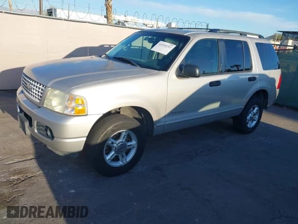 ✅ 2004 Ford Explorer XLT • VIN: 1FMZU73W94UB66449 • Lot: 41939297. Wystawiony na IAAI z przebiegiem 132 143 mil. Bezpłatny archiwum sprzedaży aukcyjnych z USA i szczegółowy raport historii pojazdu na DreamBid. Zdjęcie 2.