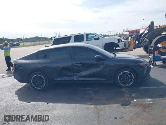 ✅ 2025 Kia K4 EX • VIN: 3KPFU4DE9SE110969 • Lot: 43622808. Wystawiony na IAAI z przebiegiem 4 397 mil. Bezpłatny archiwum sprzedaży aukcyjnych z USA i szczegółowy raport historii pojazdu na DreamBid. Zdjęcie 13.