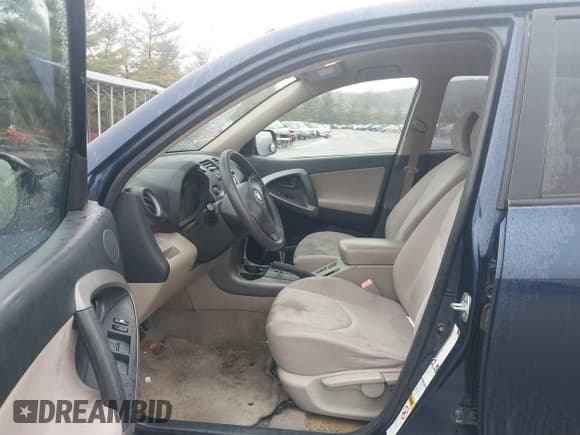 ✅ 2006 Toyota RAV4 • VIN: JTMBD33V565024022 • Lot: 43765158. Wystawiony na IAAI z przebiegiem 259 181 mil. Bezpłatny archiwum sprzedaży aukcyjnych z USA i szczegółowy raport historii pojazdu na DreamBid. Zdjęcie 5.