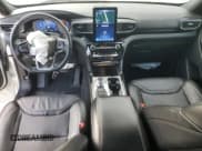 ✅ 2021 Ford Explorer ST • VIN: 1FM5K8GC4MGA06181 • Lot: 89722495. Wystawiony na Copart z przebiegiem 47 457 mil. Bezpłatny archiwum sprzedaży aukcyjnych z USA i szczegółowy raport historii pojazdu na DreamBid. Zdjęcie 8.