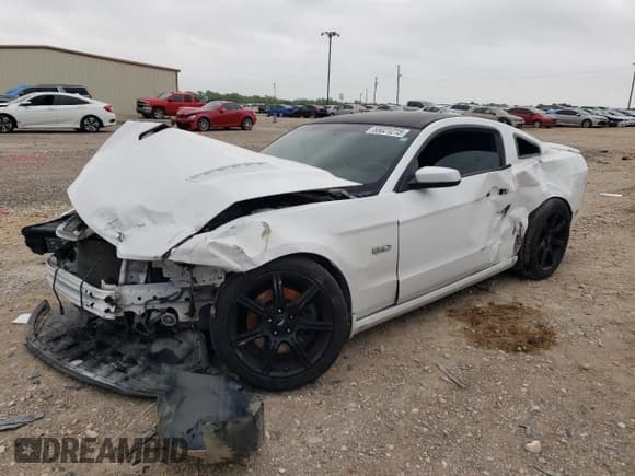 ✅ 2014 Ford Mustang GT • VIN: 1ZVBP8CF5E5332381 • Lot: 55021215. Listed on Copart with 140,692 mi. Free auction sales archive from the USA and detailed vehicle history report at DreamBid. Image 1.