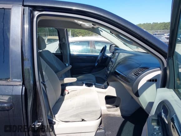 ✅ 2013 Dodge Grand Caravan SXT • VIN: 2C4RDGCG5DR659412 • Лот: 43483540. Опубликован ранее на IAAI с пробегом 247 614 миль. Бесплатный доступ к архиву аукционных продаж из США и подробный отчёт об истории автомобиля на DreamBid. Изображение 5.