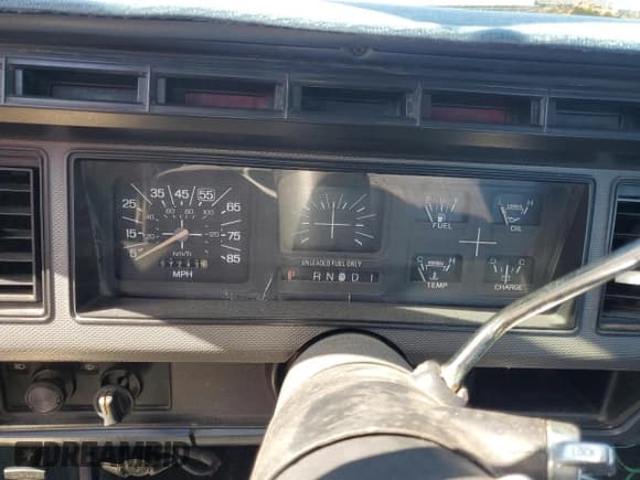 ✅ 1985 Ford F-150 • VIN: 1FTEX15N5FKB12964 • Lot: 44131415. Wystawiony na Copart z przebiegiem 57 243 mil. Bezpłatny archiwum sprzedaży aukcyjnych z USA i szczegółowy raport historii pojazdu na DreamBid. Zdjęcie 9.