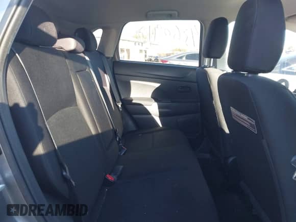 2014 Mitsubishi Outlander ES z VIN 4A4AR3AU0EE022662, wystawiony jako IAAI lot #43609130 z przebiegiem 150 486 mil mil oraz . Historia ofert i sprzedaży dostępna na DreamBid. Obrazek 8.