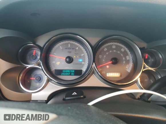 ✅ 2008 Chevrolet Silverado 1500 2LT • VIN: 2GCEC19J881251329 • Lot: 77889864. Wystawiony na Copart z przebiegiem 250 397 mil. Bezpłatny archiwum sprzedaży aukcyjnych z USA i szczegółowy raport historii pojazdu na DreamBid. Zdjęcie 9.