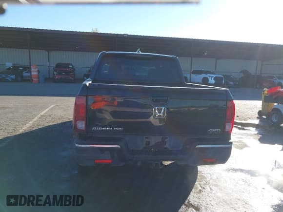 ✅ 2017 Honda Ridgeline Sport • VIN: 5FPYK3F11HB019045 • Lot: 43481915. Listed on IAAI with 197,201 mi. Free auction sales archive from the USA and detailed vehicle history report at DreamBid. Image 17.
