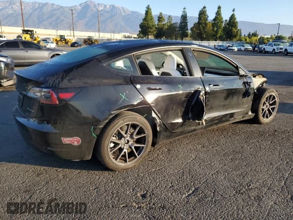 ✅ 2023 Tesla Model 3 Long Range • VIN: 5YJ3E1EB9PF677770 • Lot: 81877915. Wystawiony na Copart z przebiegiem 15 627 mil. Bezpłatny archiwum sprzedaży aukcyjnych z USA i szczegółowy raport historii pojazdu na DreamBid. Zdjęcie 3.