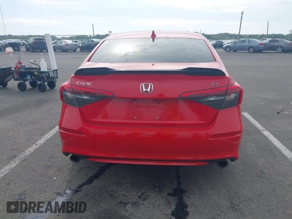 ✅ 2024 Honda Civic Si • VIN: 2HGFE1E51RH473471 • Lot: 42167221. Wystawiony na IAAI z przebiegiem 14 275 mil. Bezpłatny archiwum sprzedaży aukcyjnych z USA i szczegółowy raport historii pojazdu na DreamBid. Zdjęcie 15.