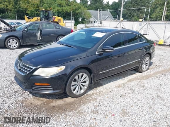 ✅ 2011 Volkswagen CC Sport • VIN: WVWMN7AN7BE720794 • Lot: 43029563. Wystawiony na IAAI z przebiegiem 184 291 mil. Bezpłatny archiwum sprzedaży aukcyjnych z USA i szczegółowy raport historii pojazdu na DreamBid. Zdjęcie 2.
