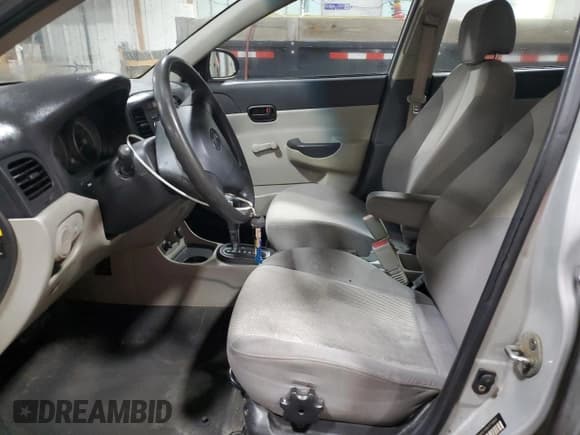 ✅ 2009 Hyundai Accent Auto GLS • VIN: KMHCN46C49U370893 • Лот: 85252614. Опубликован ранее на Copart с пробегом 152 781 миль. Бесплатный доступ к архиву аукционных продаж из США и подробный отчёт об истории автомобиля на DreamBid. Изображение 7.