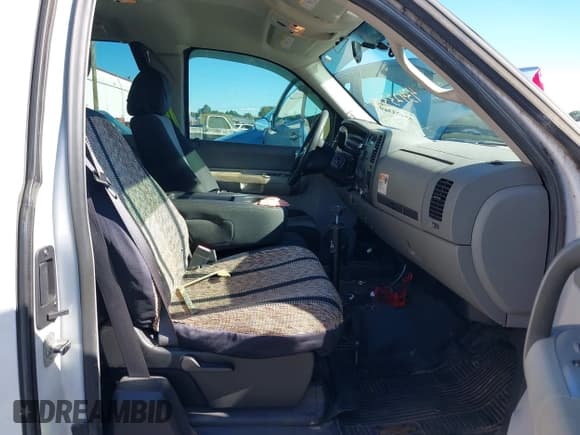 ✅ 2009 Chevrolet Silverado 2500HD Work Truck • VIN: 1GCHK49K19E133164 • Лот: 43423369. Опубликован ранее на IAAI с пробегом 304 182 миль. Бесплатный доступ к архиву аукционных продаж из США и подробный отчёт об истории автомобиля на DreamBid. Изображение 5.