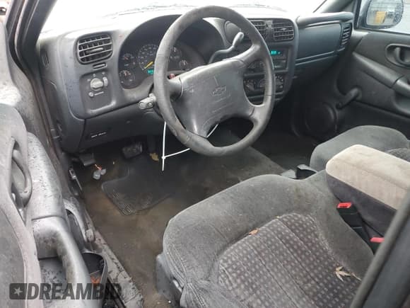 ✅ 1998 Chevrolet S-10 LS • VIN: 1GCCS19X8W8192114 • Лот: 79351244. Опубликован ранее на Copart с пробегом 224 219 миль. Бесплатный доступ к архиву аукционных продаж из США и подробный отчёт об истории автомобиля на DreamBid. Изображение 8.