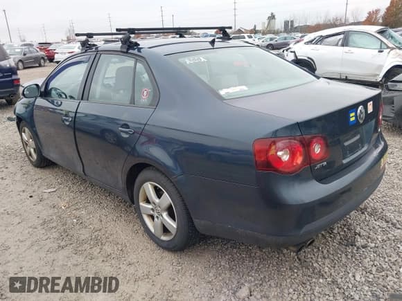 ✅ 2009 Volkswagen Jetta S • VIN: 3VWHZ71K19M072219 • Lot: 43748830. Wystawiony na IAAI z przebiegiem 147 367 mil. Bezpłatny archiwum sprzedaży aukcyjnych z USA i szczegółowy raport historii pojazdu na DreamBid. Zdjęcie 3.